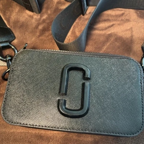 Authentic Marc Jacobs Camera Bag - Picture 5 of 10